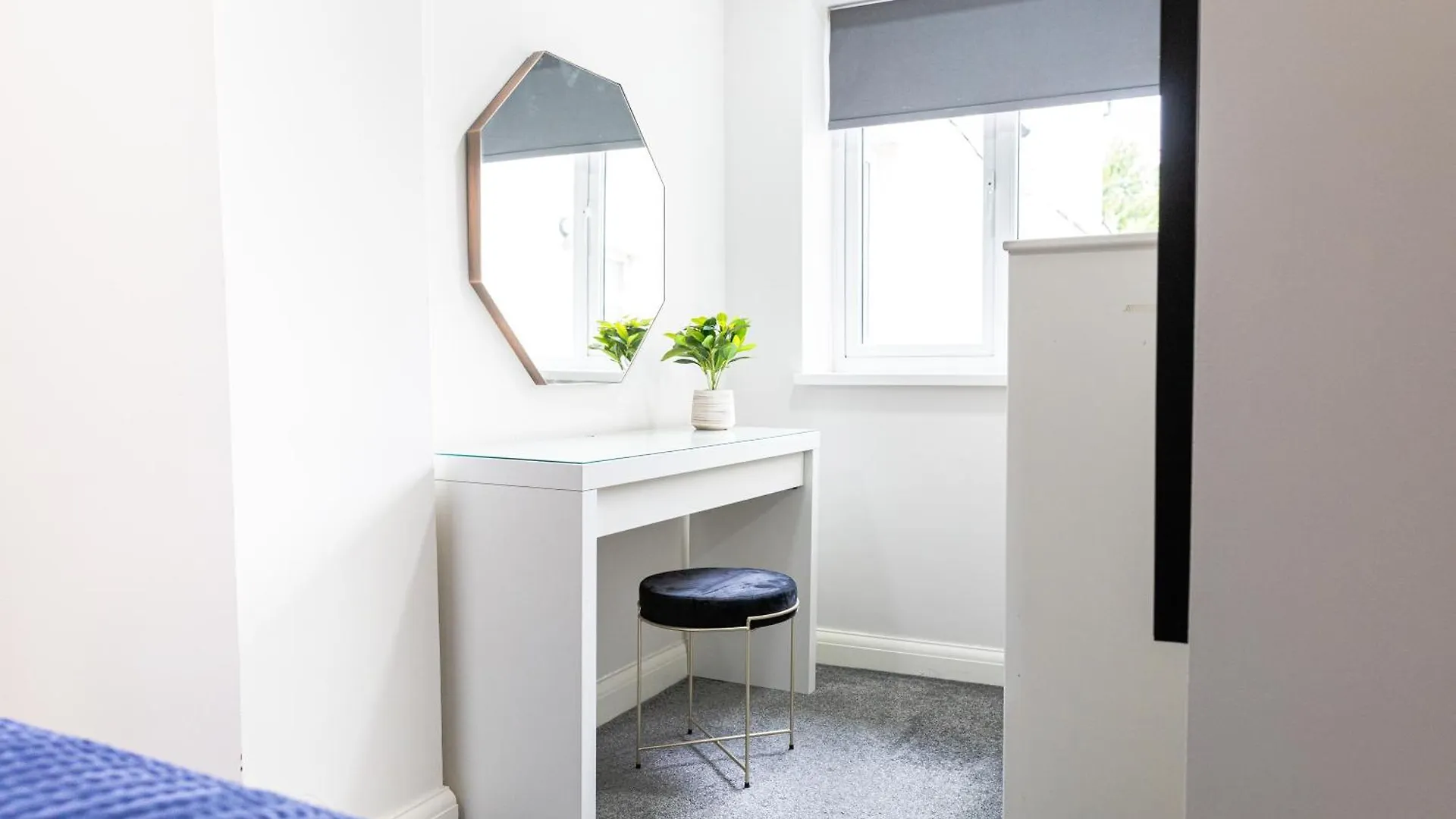 Modern Apartments Near Cardiff City Centre 0*,  United Kingdom