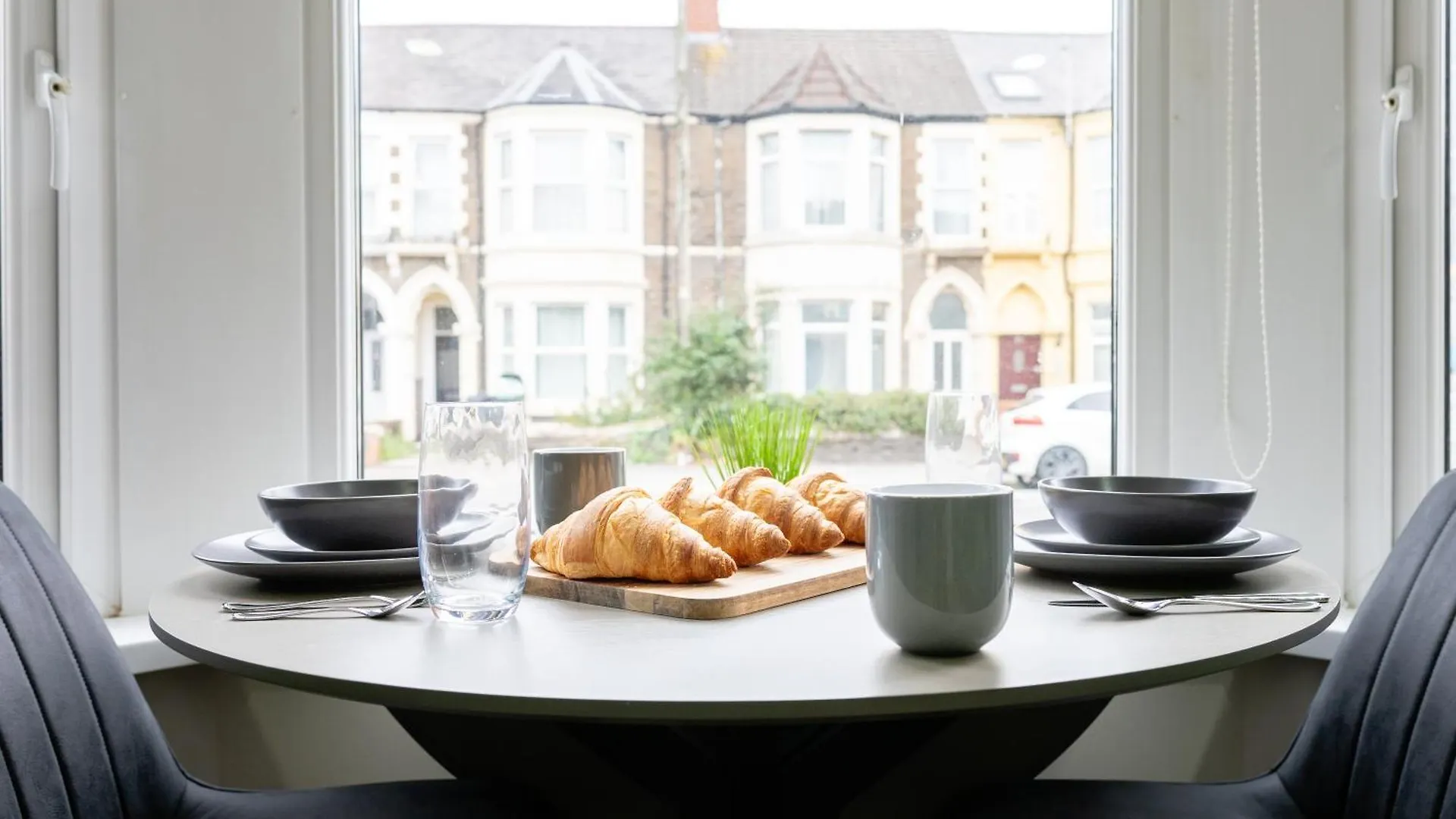 Modern Apartments Near Cardiff City Centre 0*,  United Kingdom